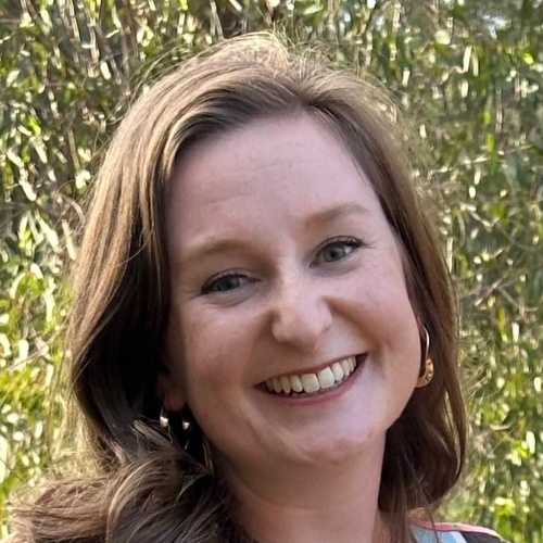 Dr Kezia Bates